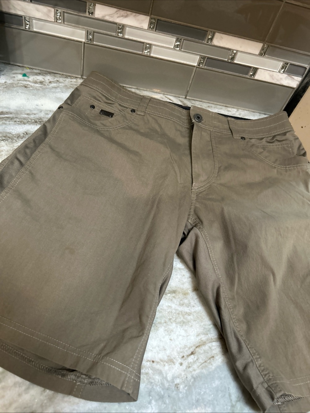 Kuhl Shorts Mens 34 Beige Silencr Cargo  Chino Hiking Travel Performance Pockets
